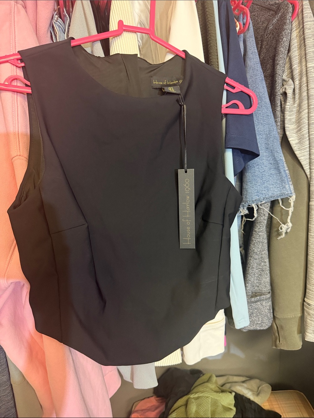 House of Harlow 1960 Black Sleeveless Tailored Shell Top